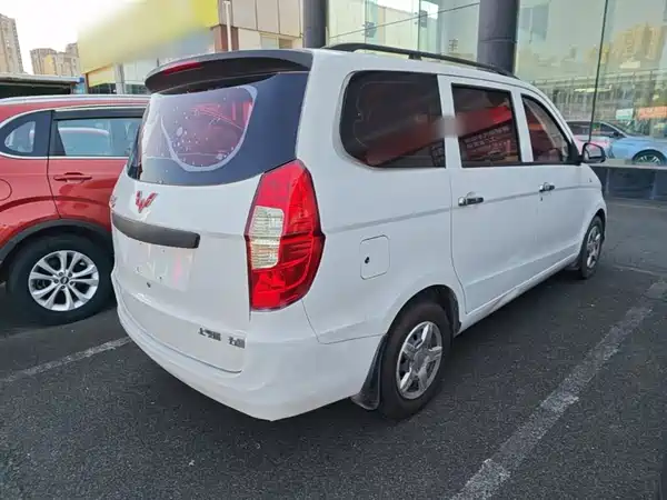 Wuling Hongguang 2018