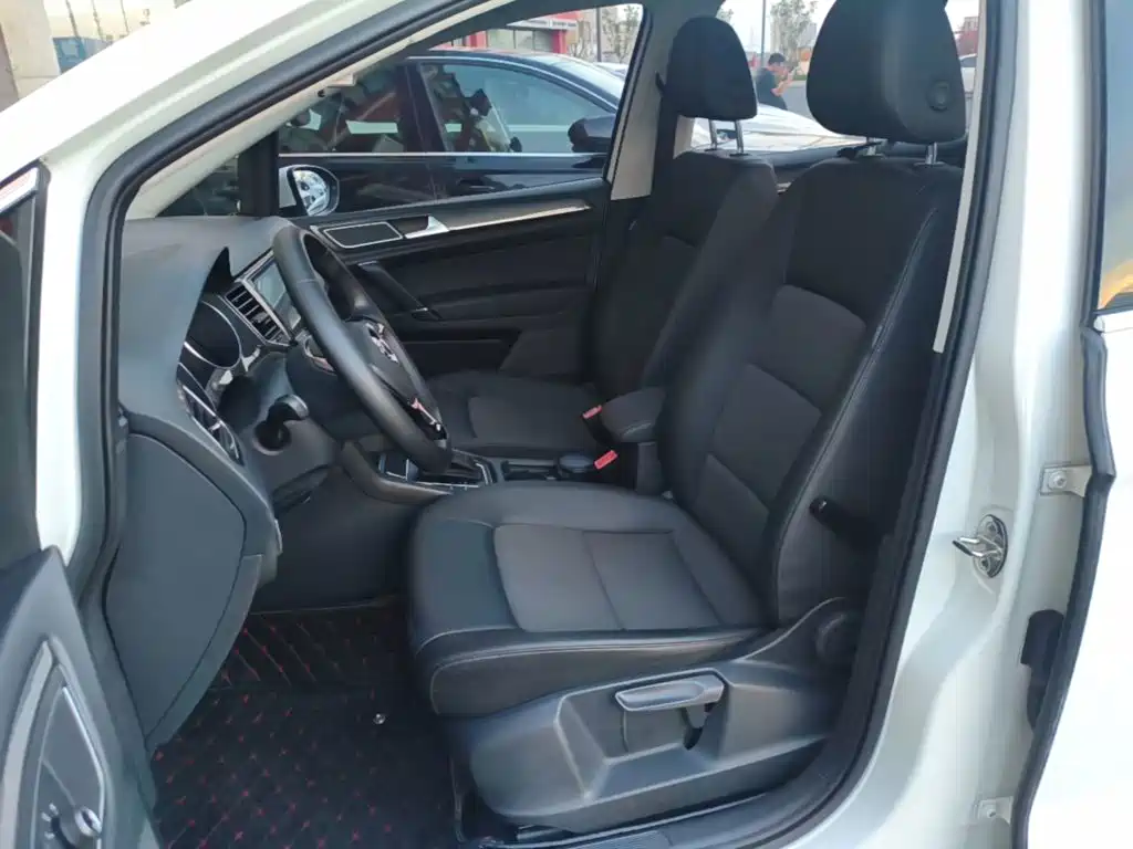 Volkswagen Golf Jialu 2018 — фото 15