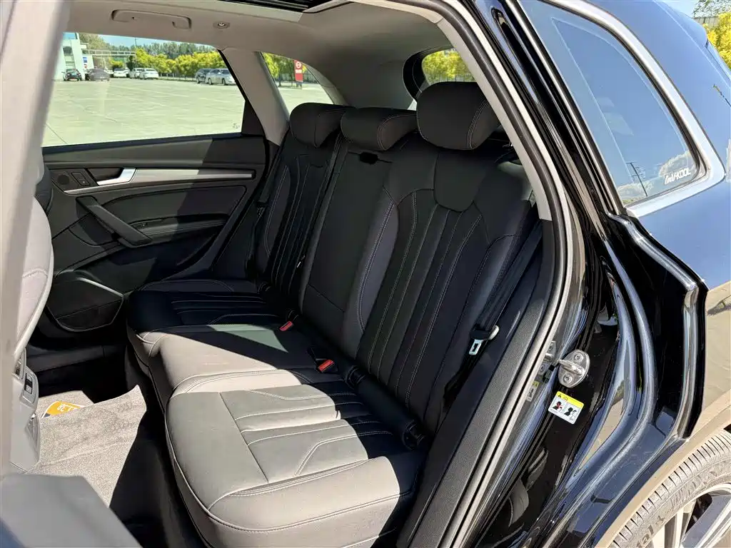 Audi Q5L 2023 — фото 12