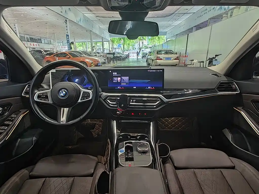 BMW i3 2023