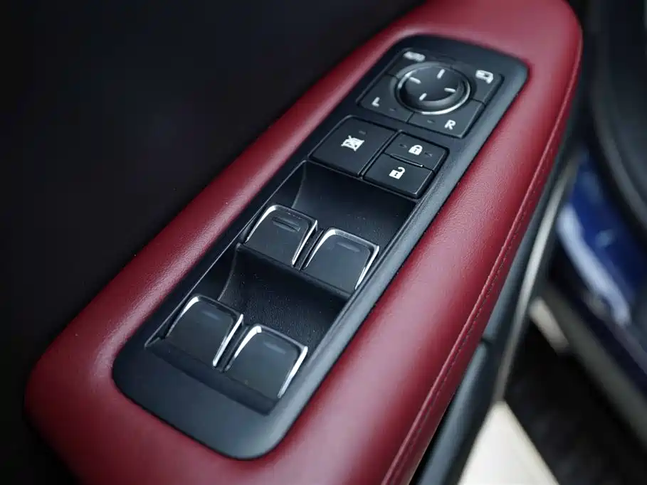 Lexus RX 2017 — фото 11