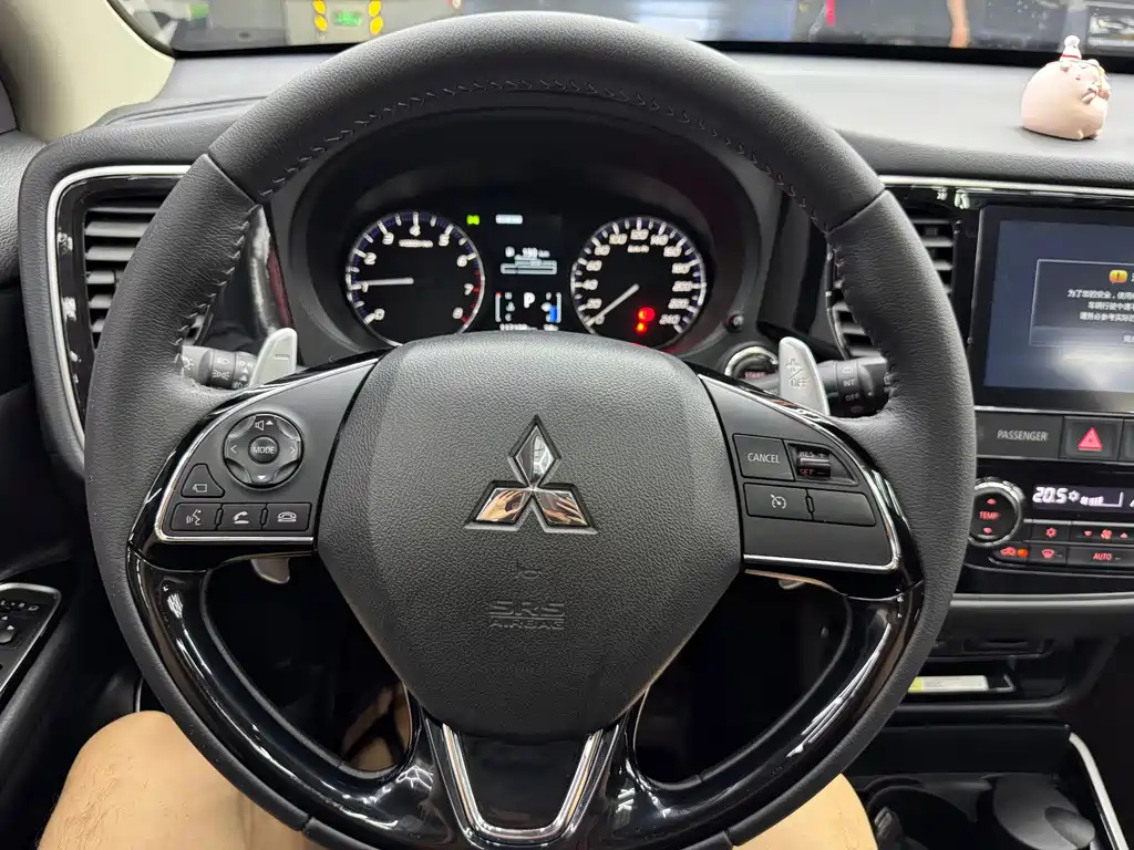 Mitsubishi Outlander 2019 — фото 18