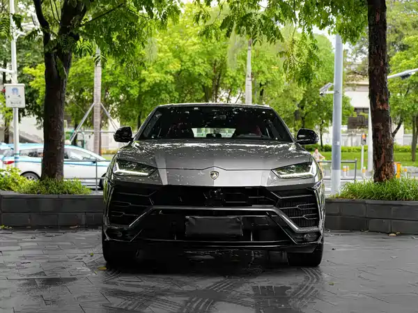 Lamborghini Urus 2021