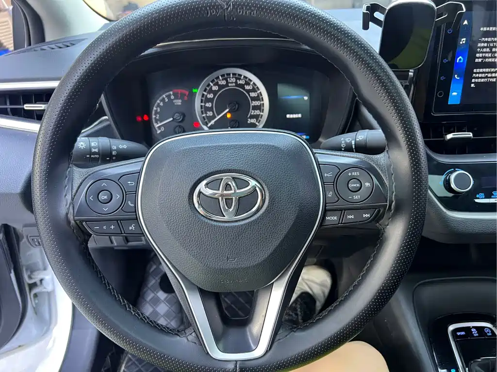 Toyota Corolla 2023 — фото 10