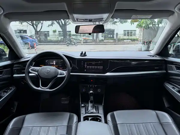 Volkswagen Passat 2025
