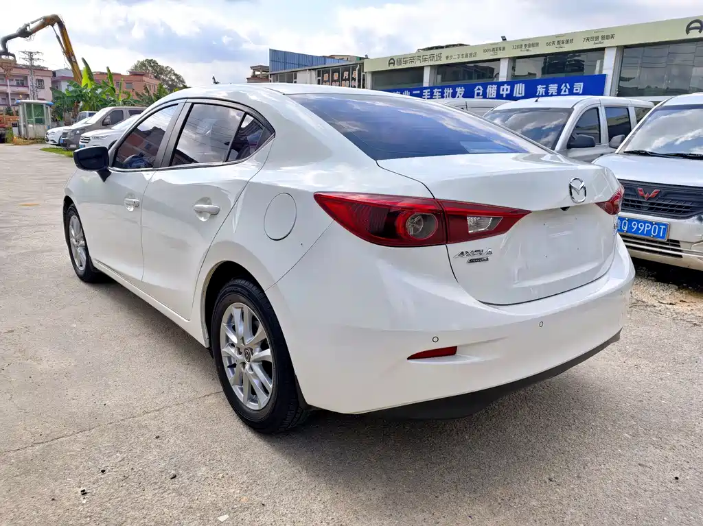 Mazda 3 Axela 2017 — фото 6