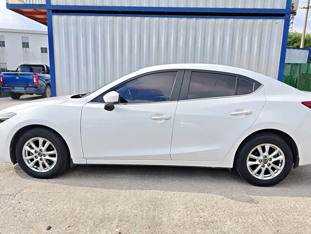 Mazda 3 Axela 2017 — фото 7