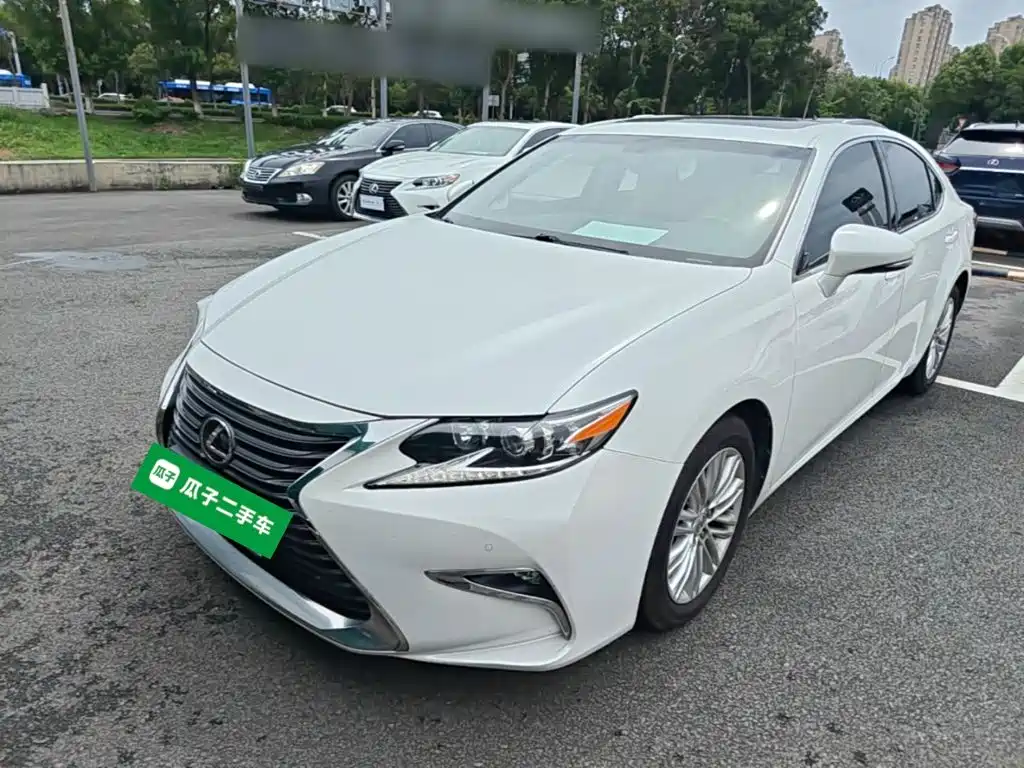 Lexus ES 2018 — фото 2