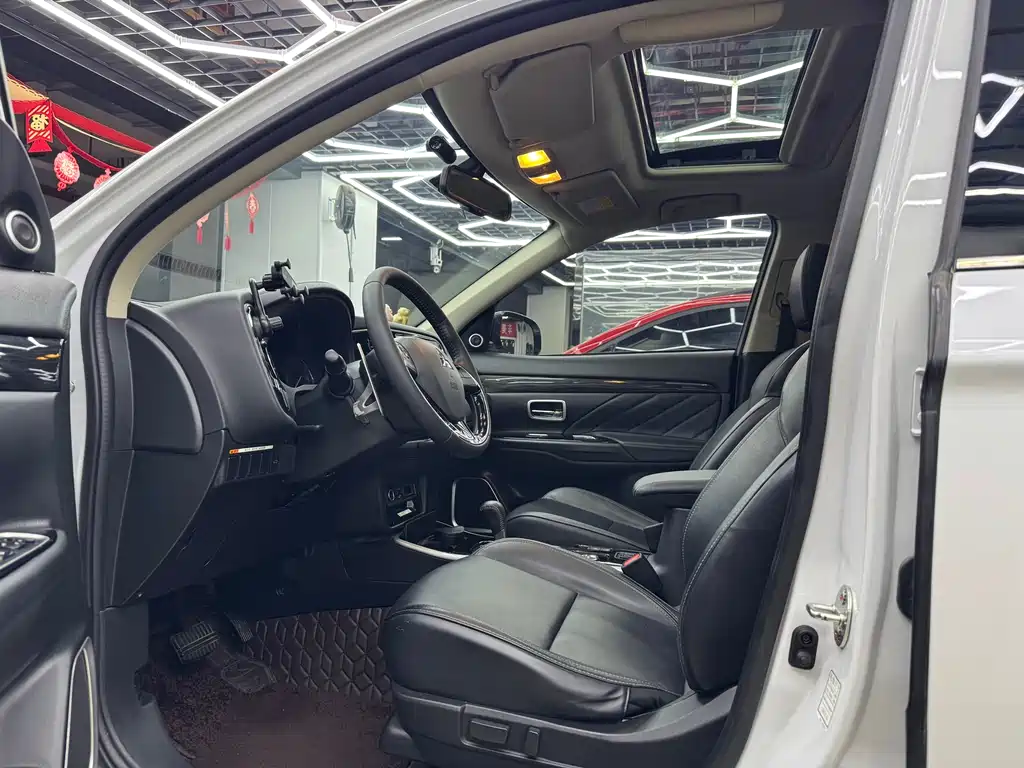Mitsubishi Outlander 2019