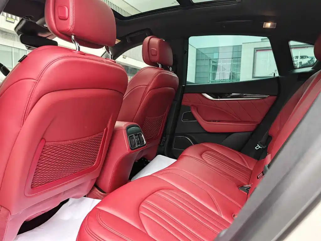 Maserati Levante 2021 — фото 18