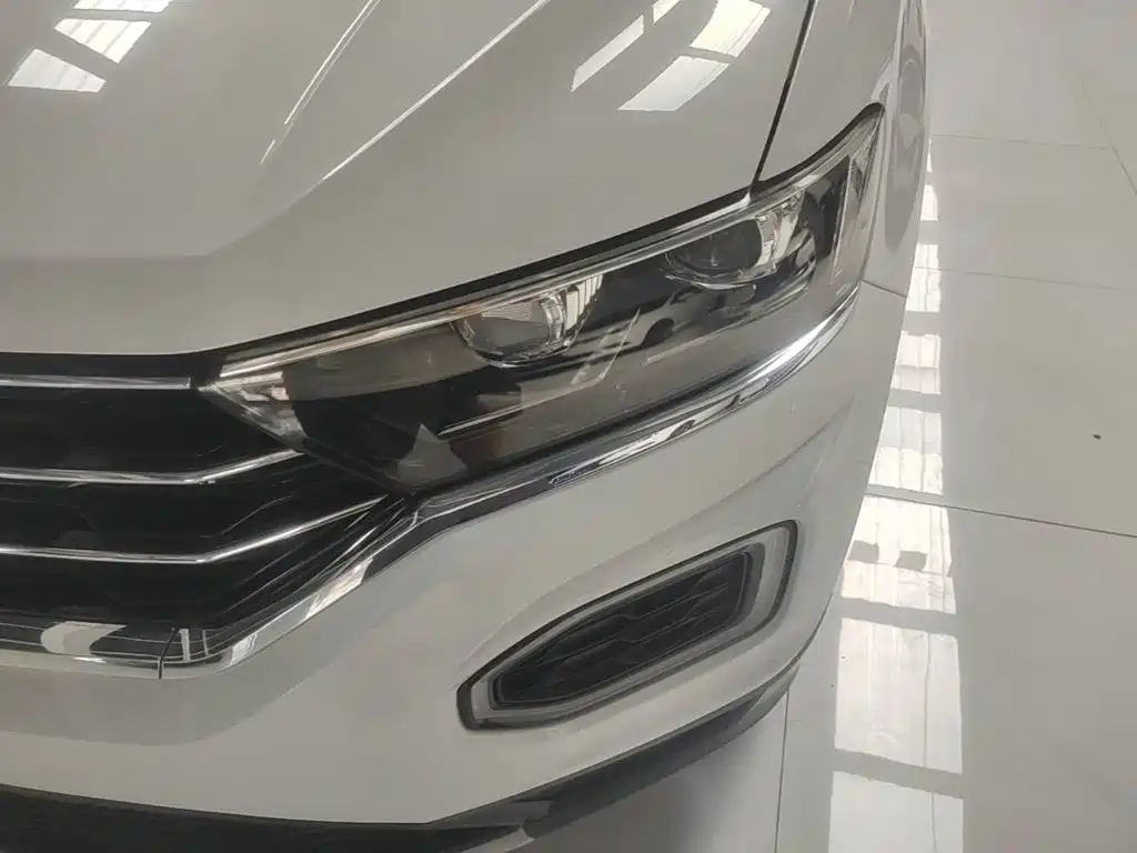Volkswagen T-Roc 2019 — фото 24