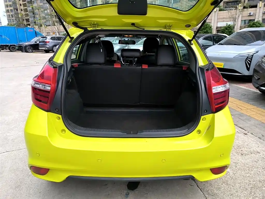 Toyota Yaris L 2018 — фото 19