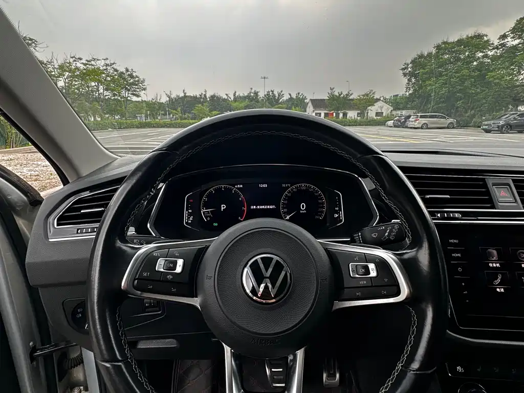 Volkswagen Tiguan L 2021 — фото 13