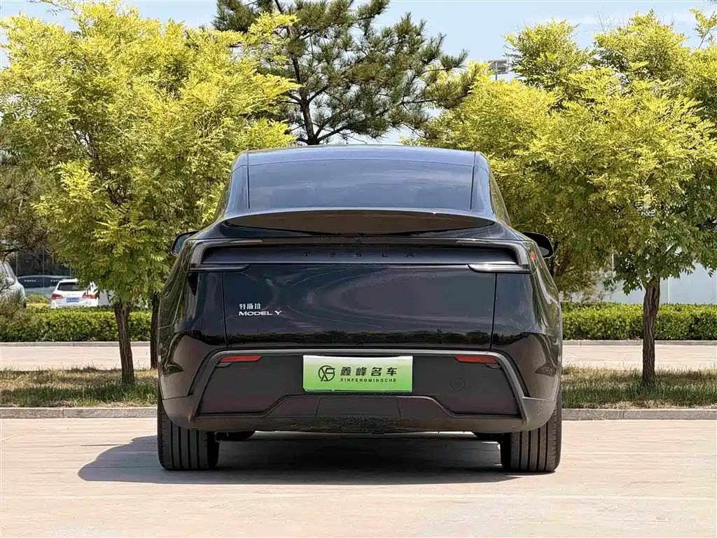 Tesla Model Y 2026 — фото 29
