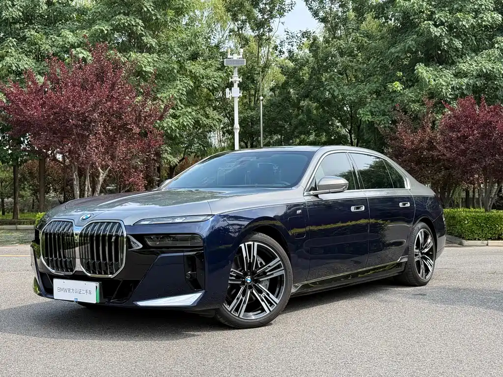 BMW i7 2025
