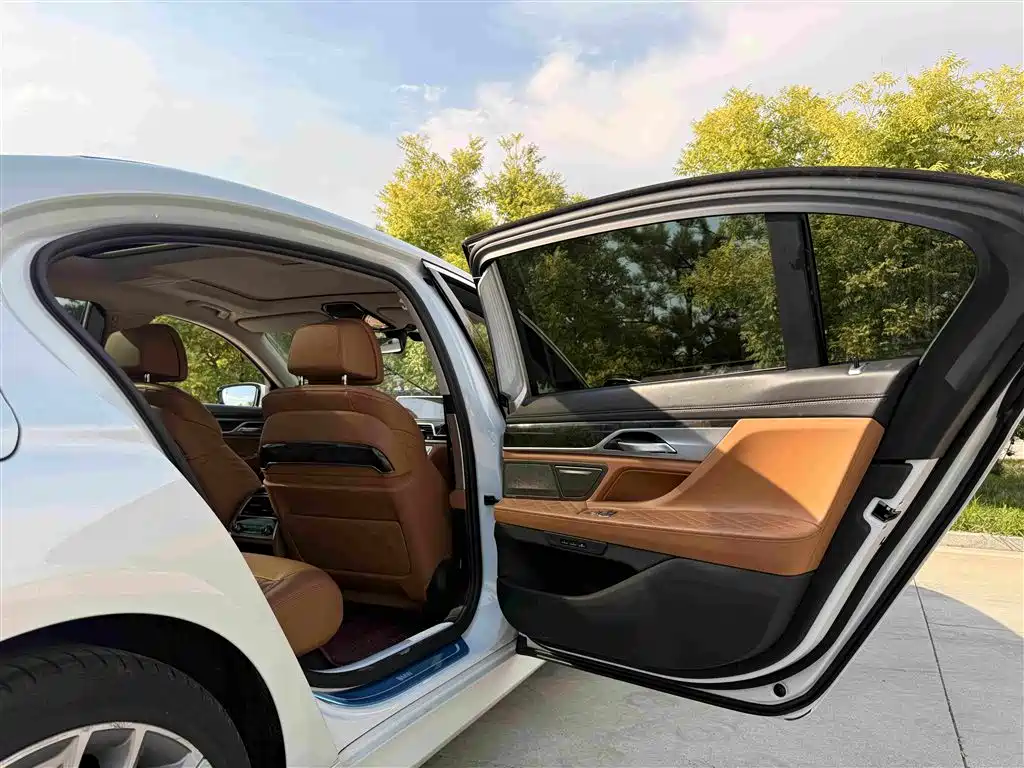 BMW 7 Series 2022 — фото 15
