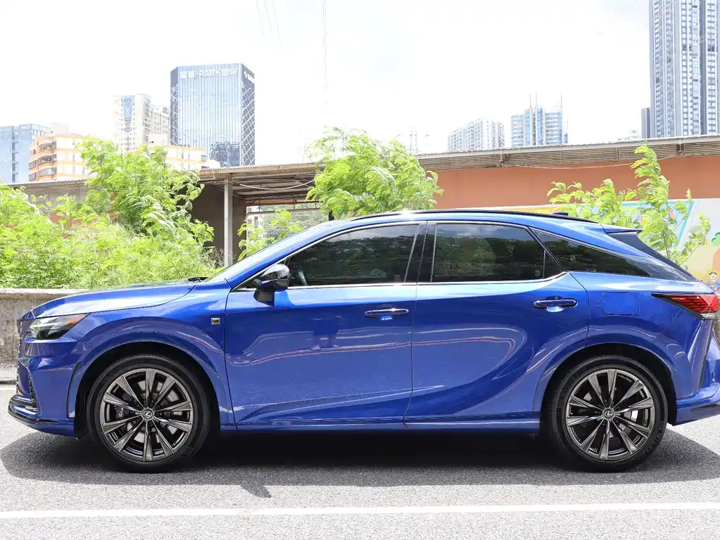 Lexus RX 2023