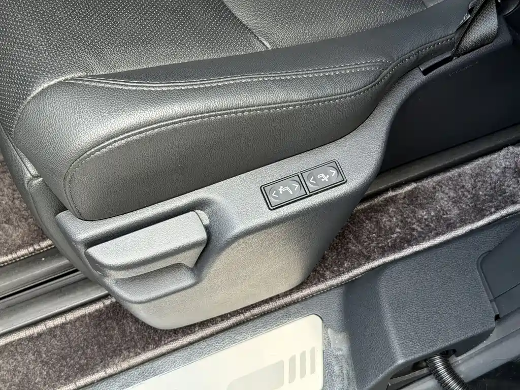 Toyota Sienna 2023 — фото 14