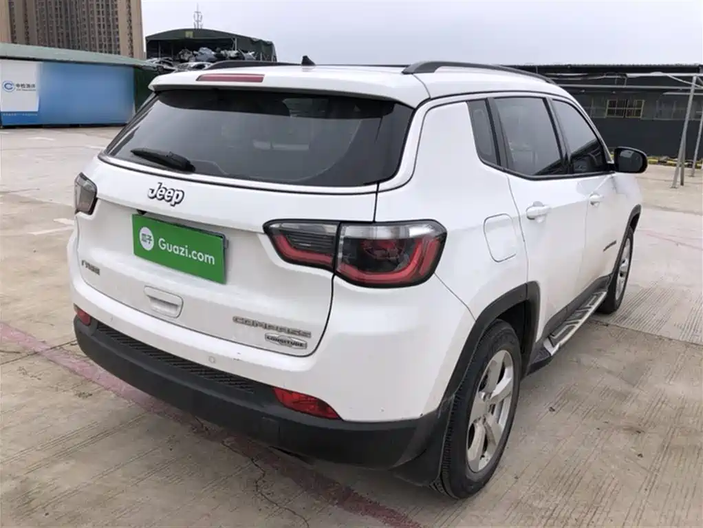 Jeep Compass 2018 — фото 25