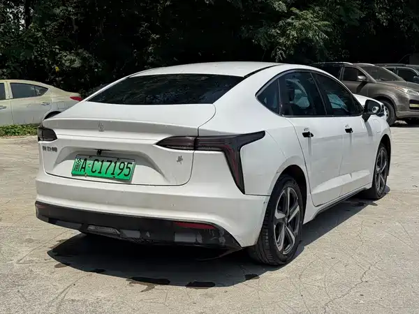 JMC Yi 2024
