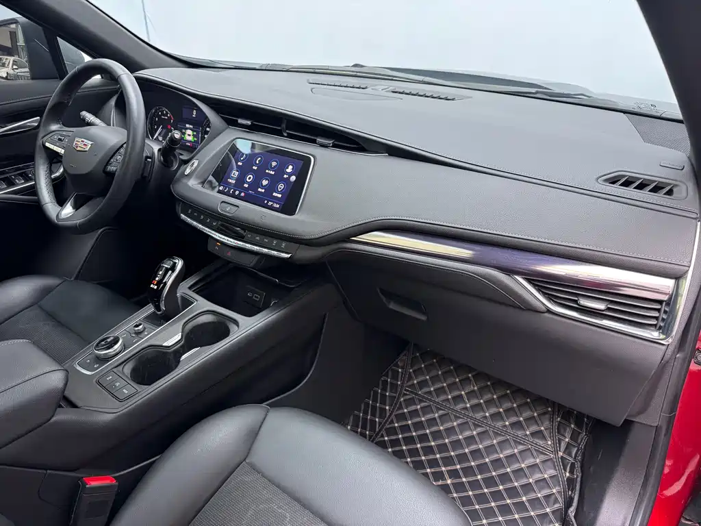 Cadillac XT4 2022 — фото 13