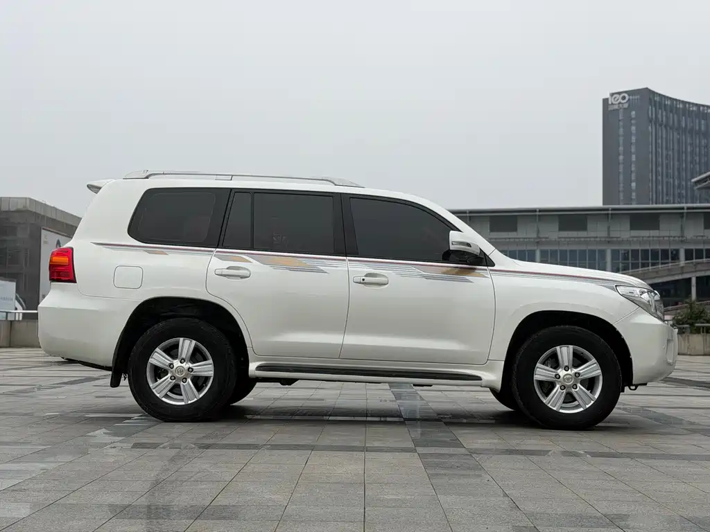 Toyota Land Cruiser 2016 — фото 4