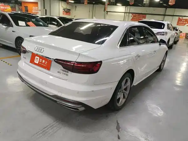Audi A4L 2020