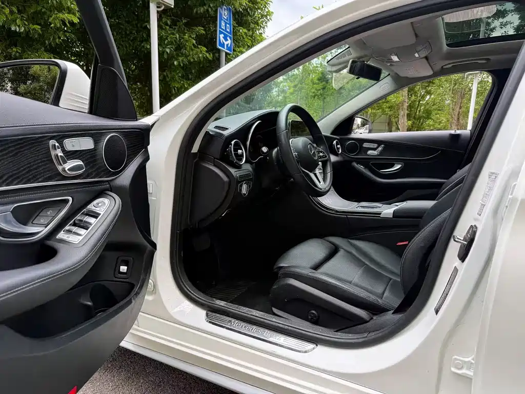 Mercedes-Benz C-Class 2019
