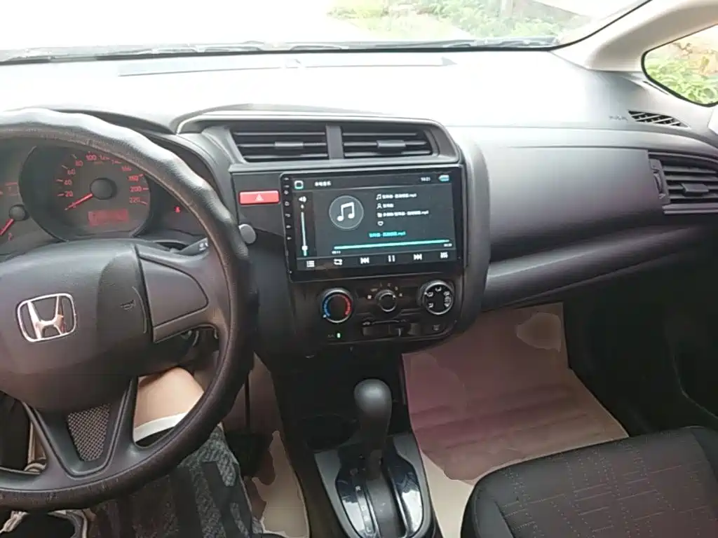 Honda Fit 2016 — фото 10
