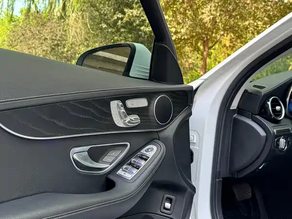 Mercedes-Benz C-Class 2021