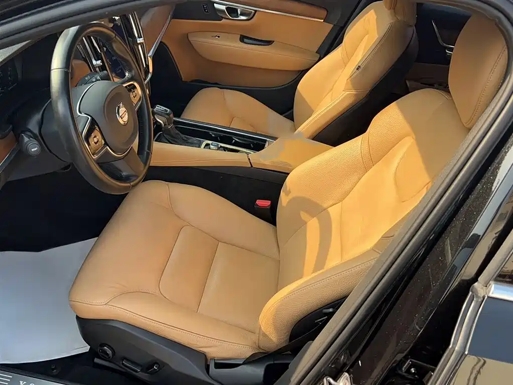 Volvo S90 2020 — фото 11
