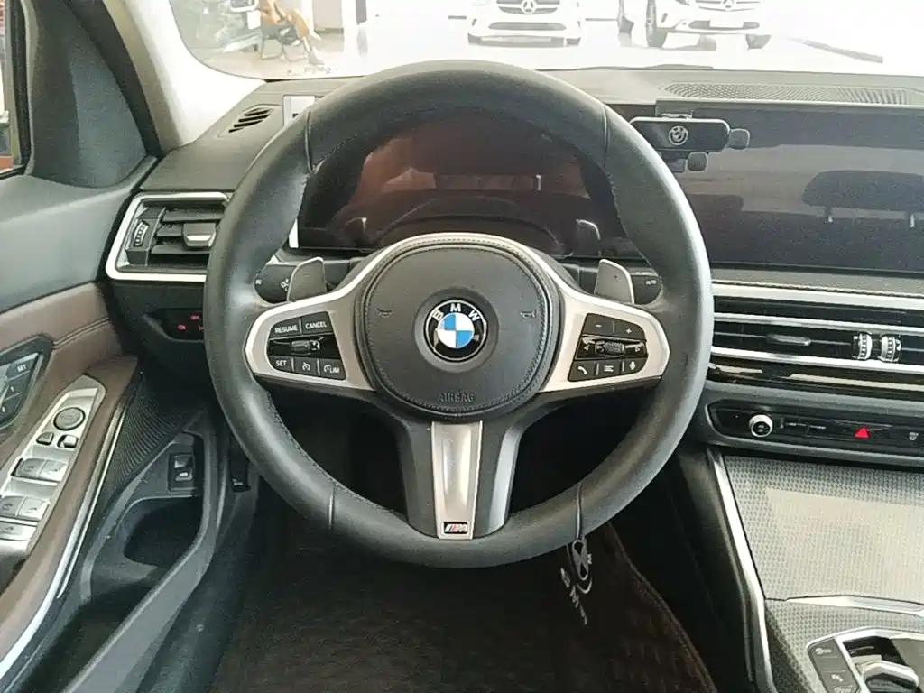 BMW 3 Series 2023 — фото 11