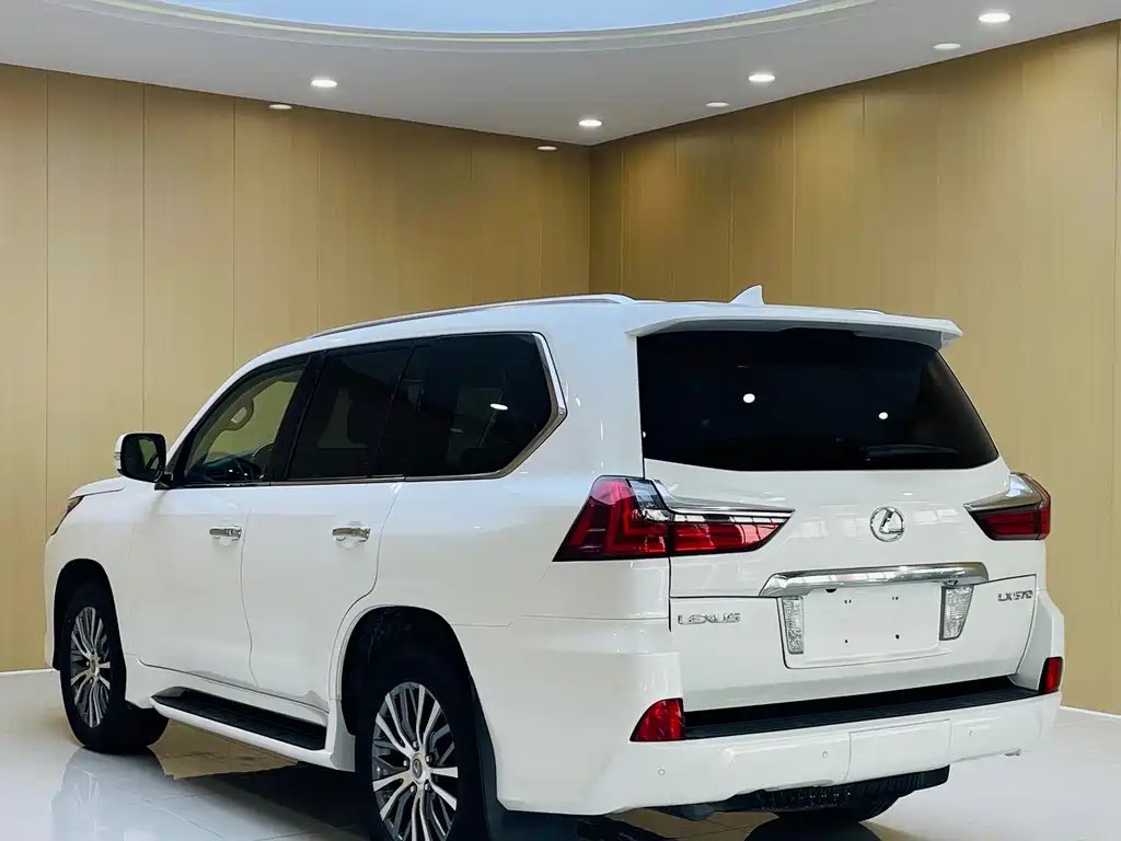 Lexus LX 2017