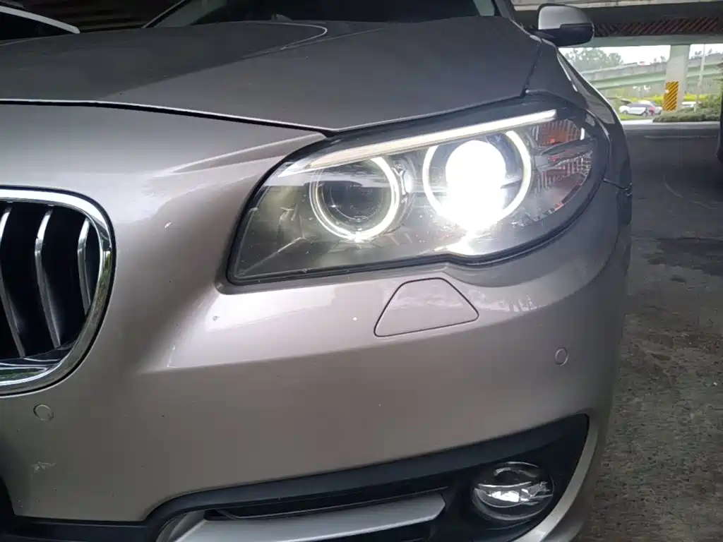 BMW 5 Series 2015 — фото 24