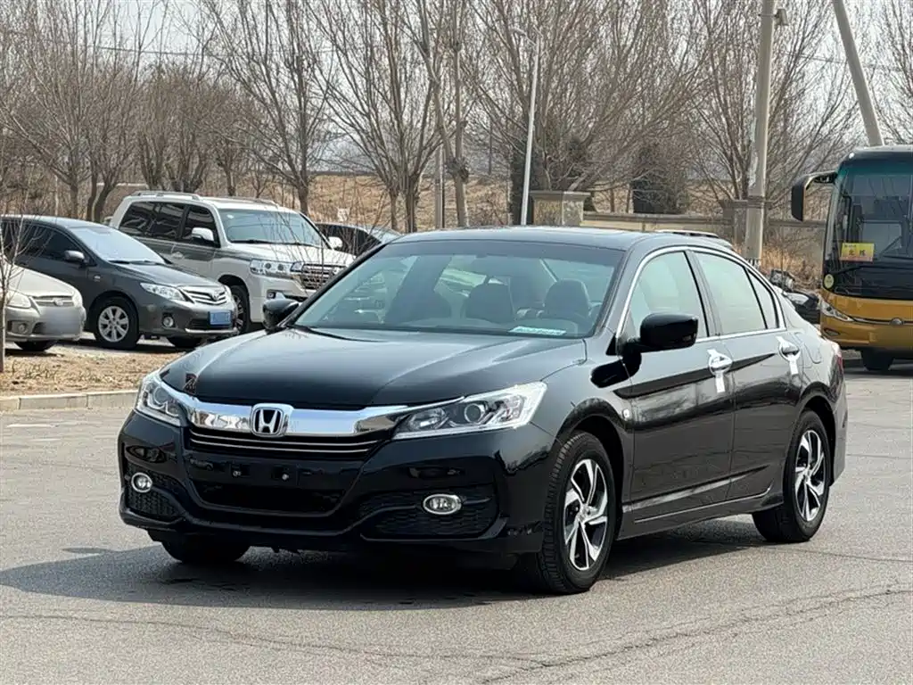 Honda Accord 2018 — фото 1