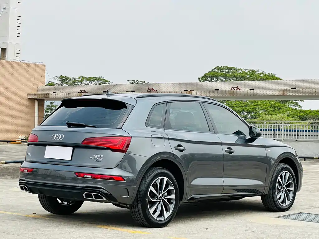 Audi Q5L 2023 — фото 6