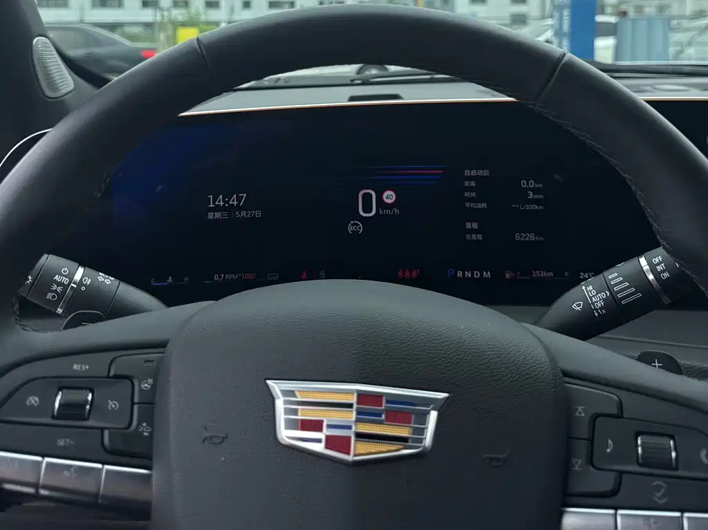 Cadillac XT4 2025 — фото 12