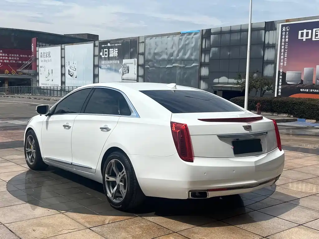 Cadillac XTS 2017 — фото 13