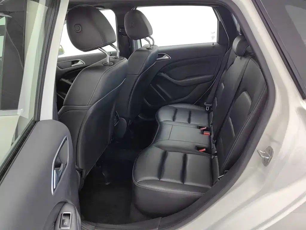 Mercedes-Benz B-Class 2016 — фото 15