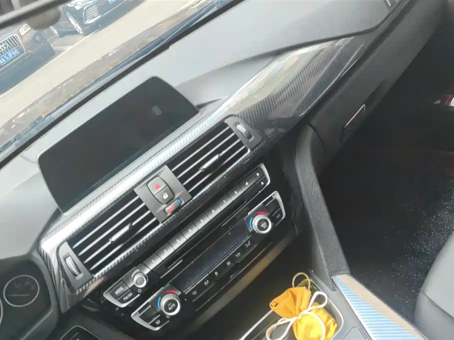 BMW 3 Series 2015 — фото 13