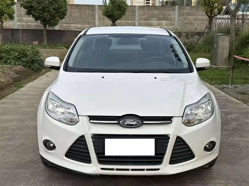 Ford Focus 2014 — фото 2