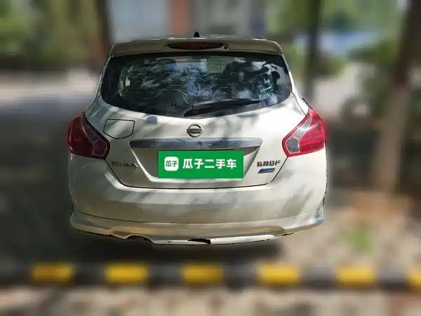 Nissan Tiida 2015