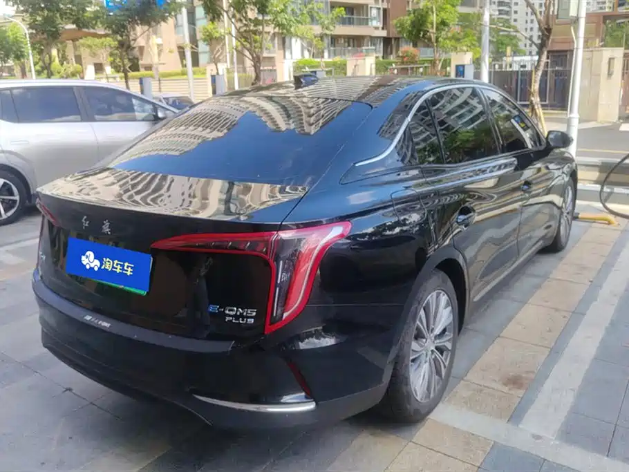 Hongqi E-QM5 2024 — фото 3