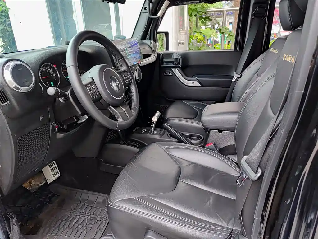 Jeep Wrangler 2015 — фото 7