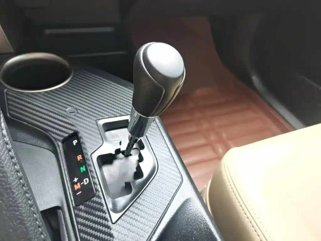 Toyota RAV4 2015 — фото 14