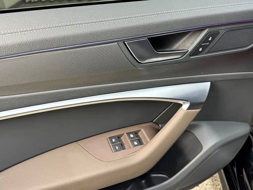 Audi A7L 2023 — фото 19