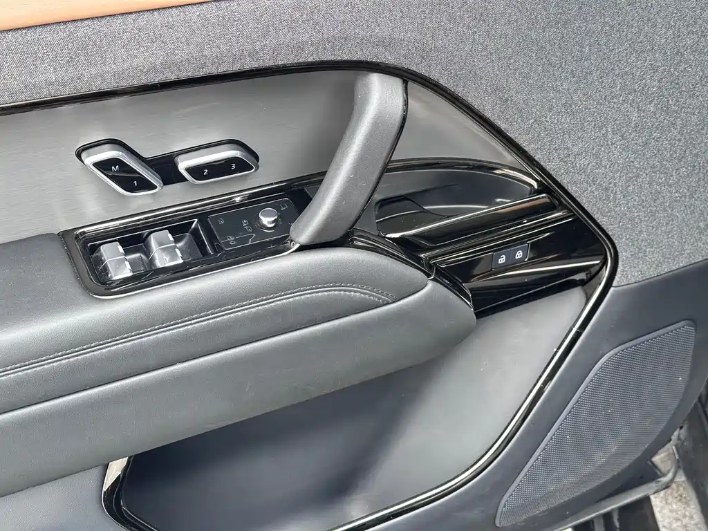 Land Rover Sport 2024 — фото 15