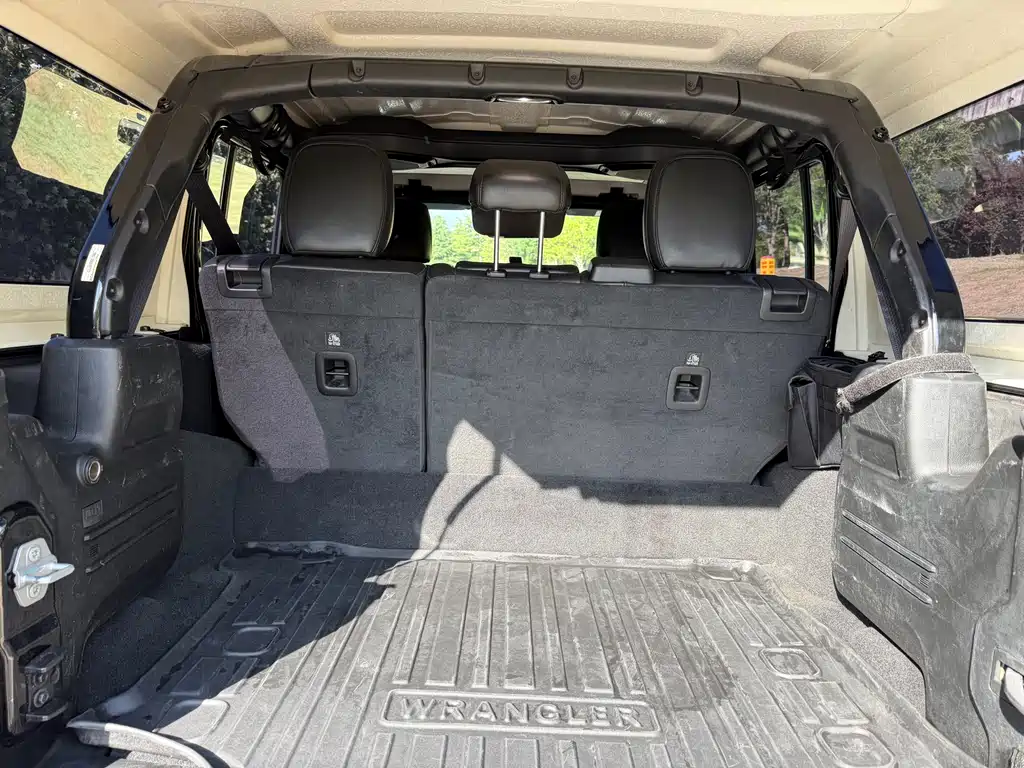 Jeep Wrangler PHEV 2022 — фото 8