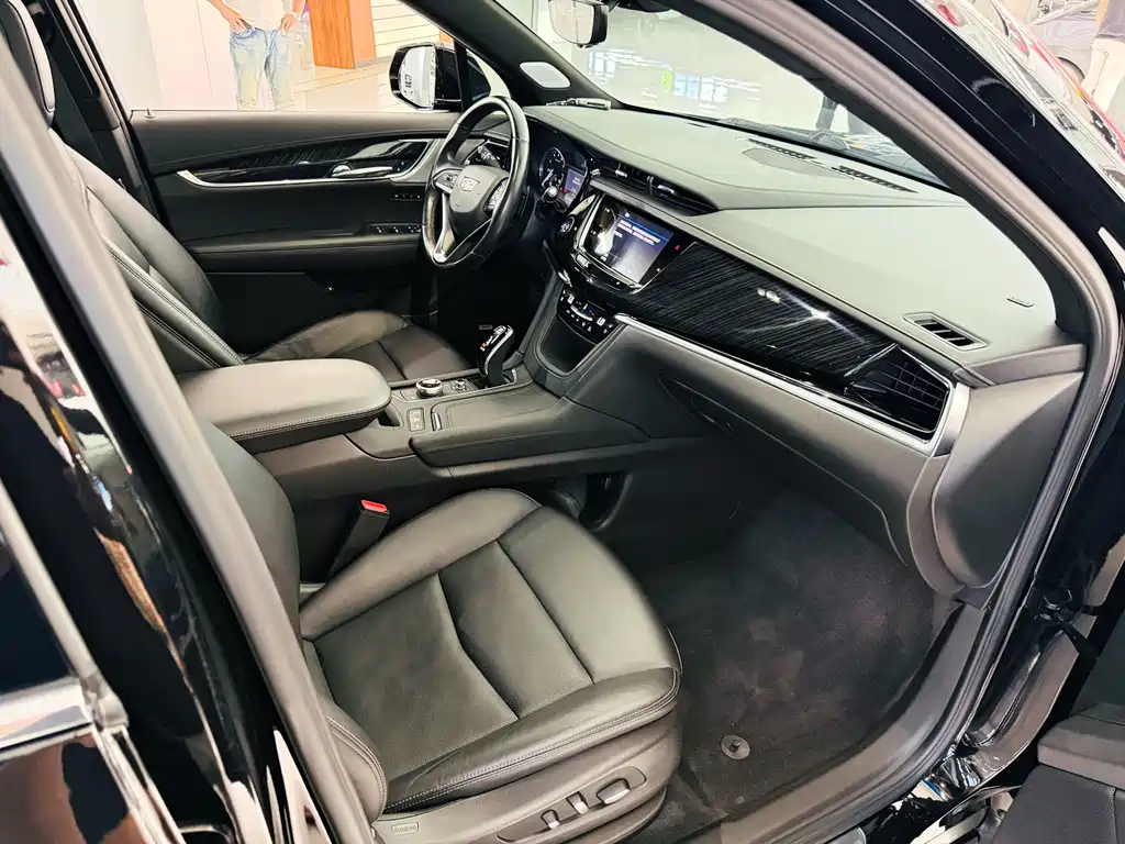 Cadillac XT6 2021 — фото 9