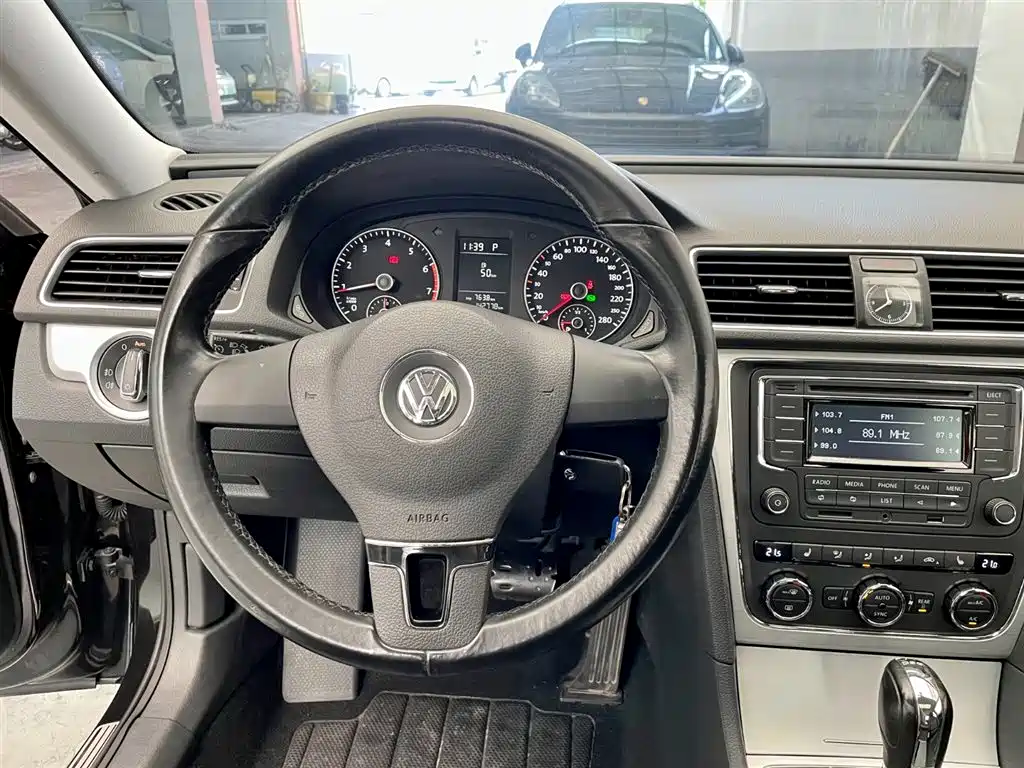 Volkswagen Passat 2013 — фото 13